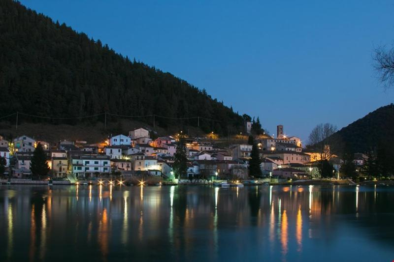 Вілла Casaletto Santo Spirito Labro Екстер'єр фото